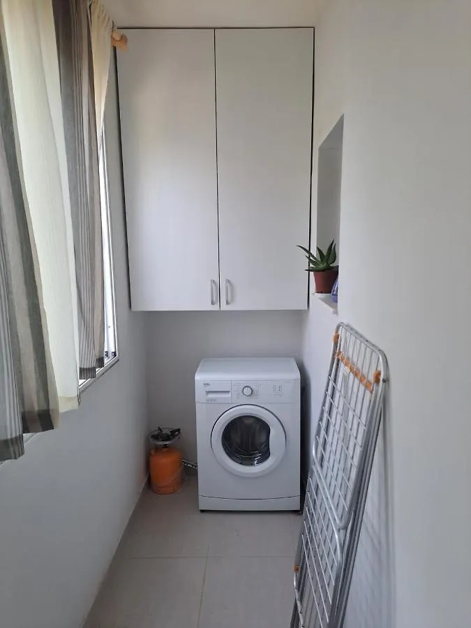 Κοντά Στην Πόλη Και Στην Θάλασσα Apartment Vlore Albania