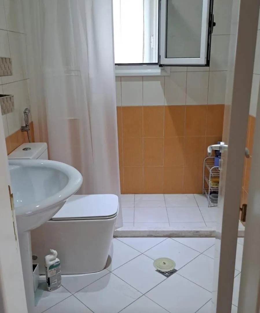 Κοντά Στην Πόλη Και Στην Θάλασσα Apartment Vlore